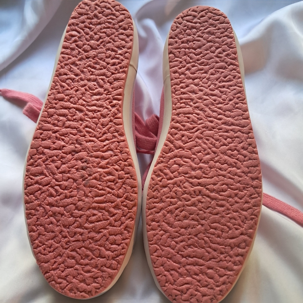 Lacoste Womens Pink Canvas Sneakers Sz 8 LIKE NEW! - Picture 13 of 14